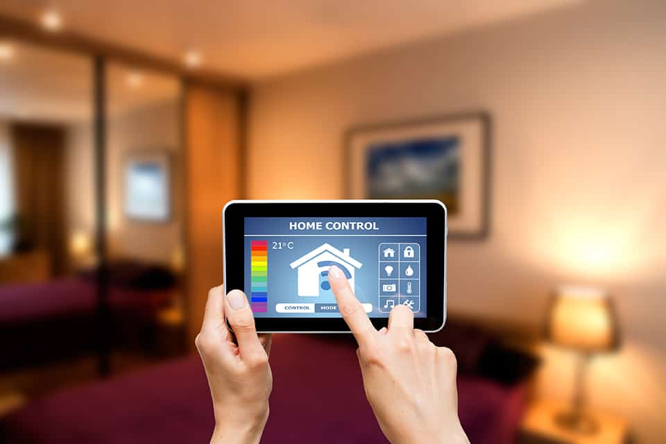 HOW IS THE SMART THERMOSTAT DIFFERENT FROM THE STANDARD THERMOSTAT?